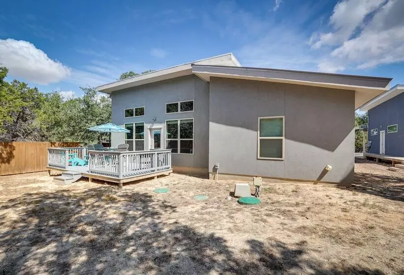 Modern Canyon Lake Vacation Home W/ Furnished Deck