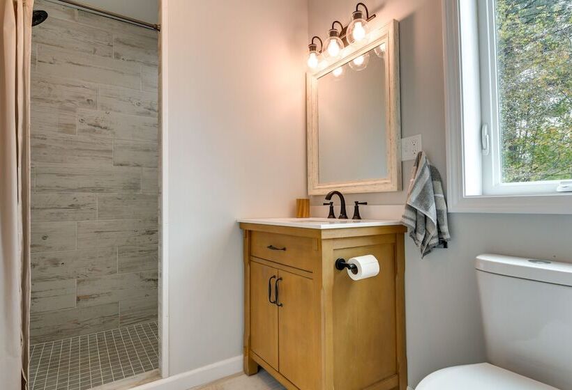 Modern Mountain Home Near Smugglers Notch & Stowe