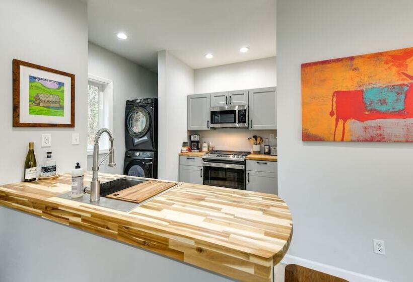 Modern Mountain Home Near Smugglers Notch & Stowe