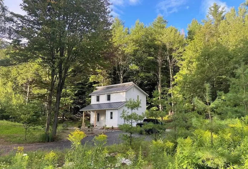 Modern Mountain Home Near Smugglers Notch & Stowe