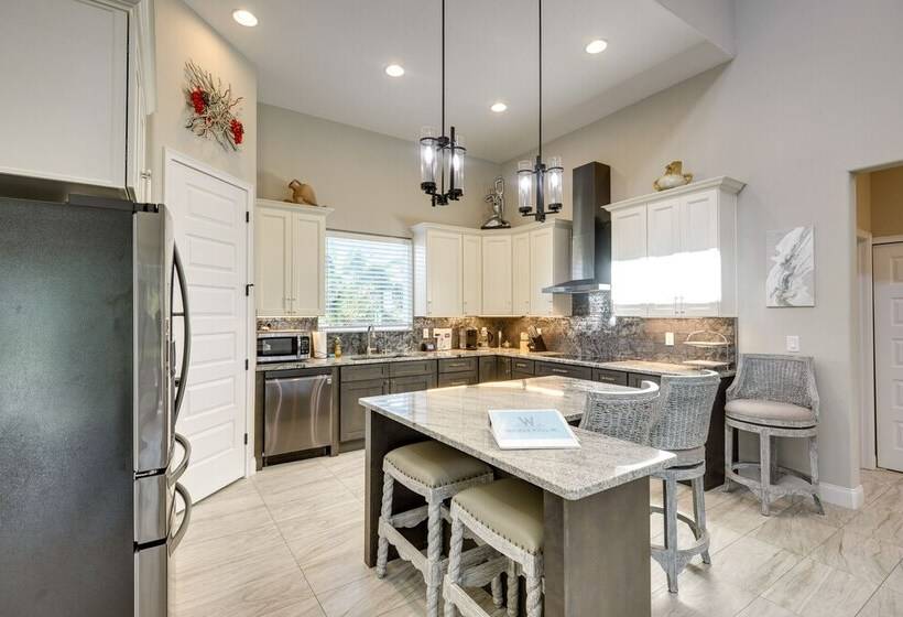 Palm Coast Paradise: Pool, Spa & Outdoor Kitchen