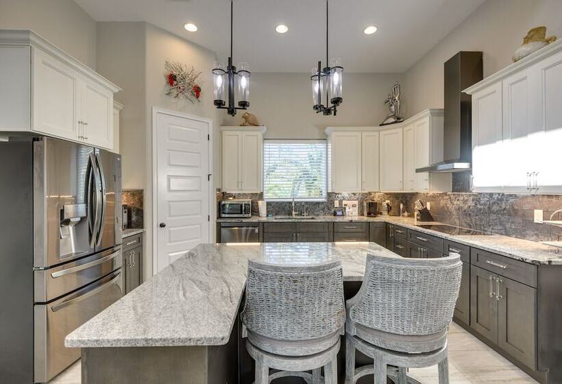 Palm Coast Paradise: Pool, Spa & Outdoor Kitchen