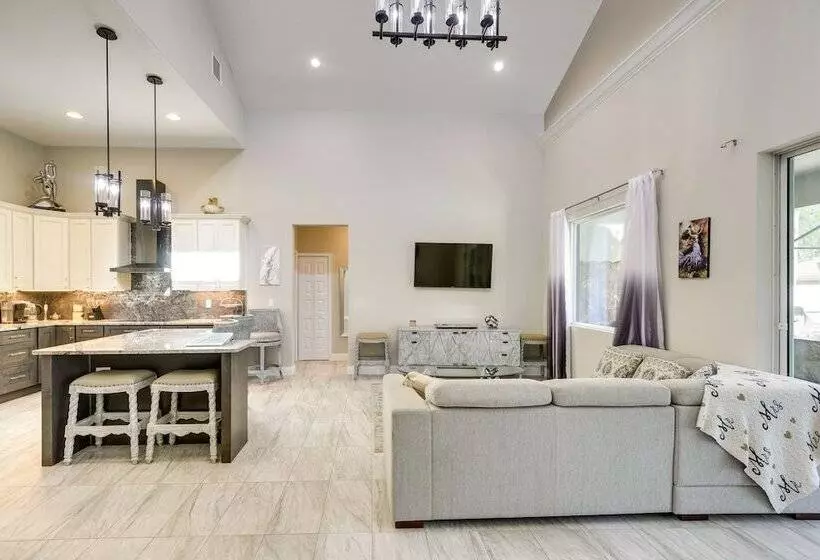 Palm Coast Paradise: Pool, Spa & Outdoor Kitchen