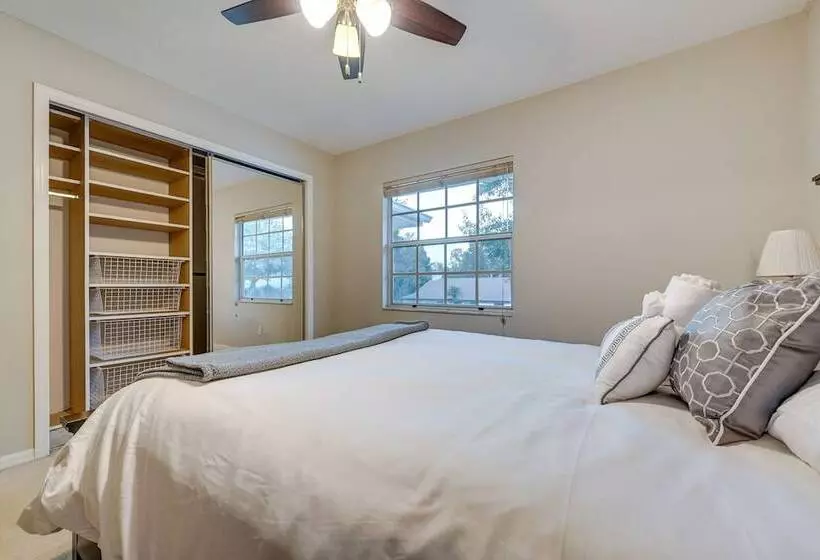Palm Harbor Vacation Rental: 7 Mi To Beach!