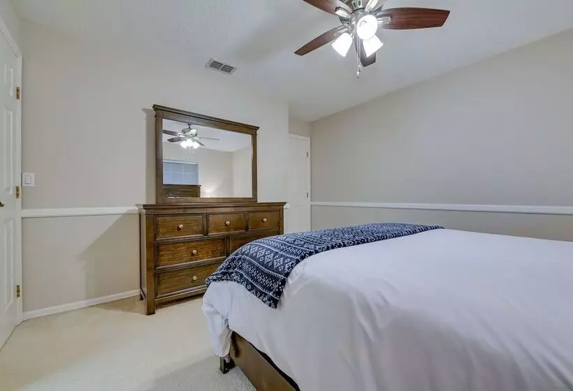 Palm Harbor Vacation Rental: 7 Mi To Beach!