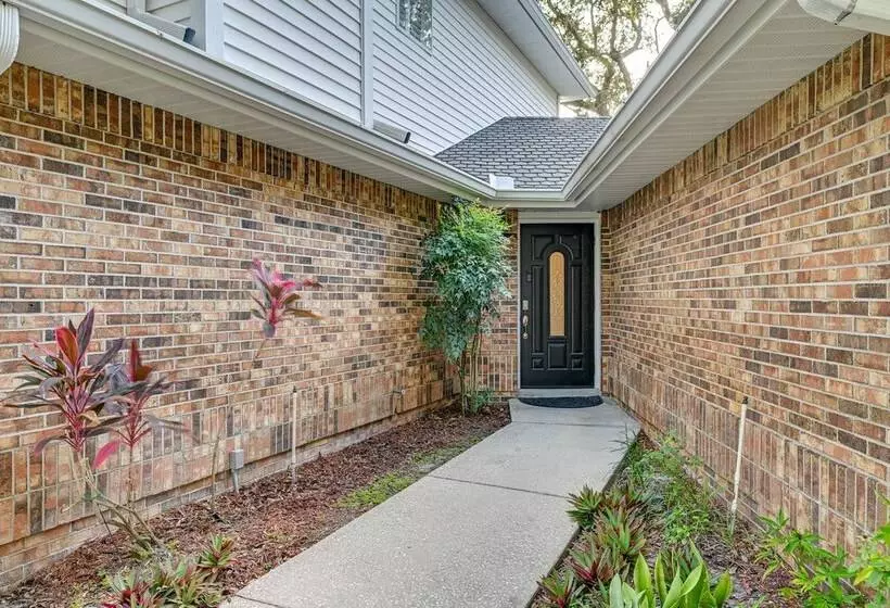 Palm Harbor Vacation Rental: 7 Mi To Beach!