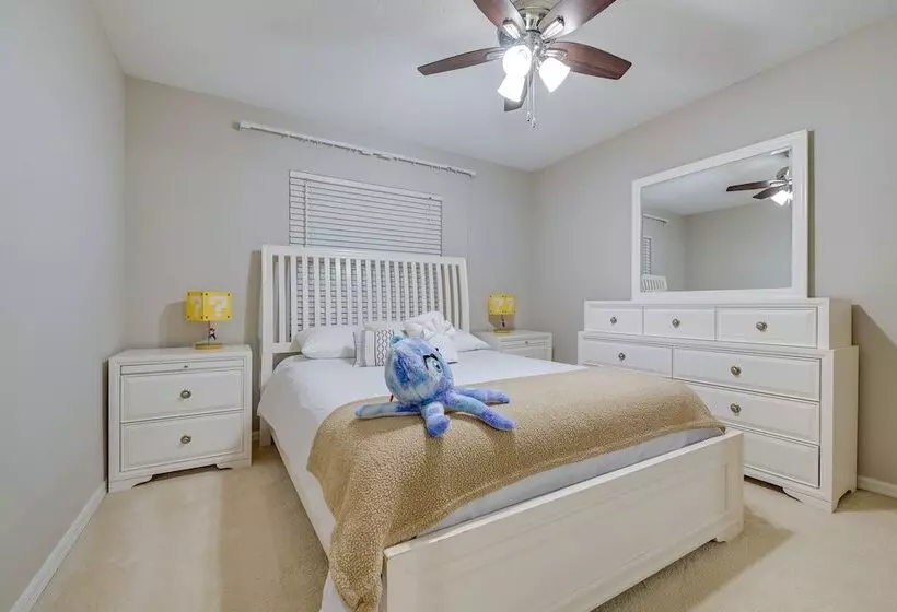Palm Harbor Vacation Rental: 7 Mi To Beach!