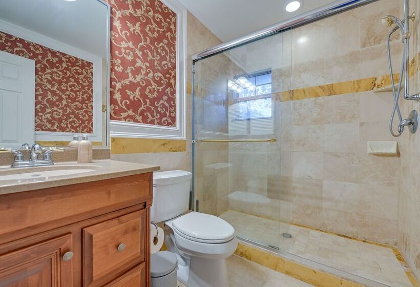 Palm Harbor Vacation Rental: 7 Mi To Beach!