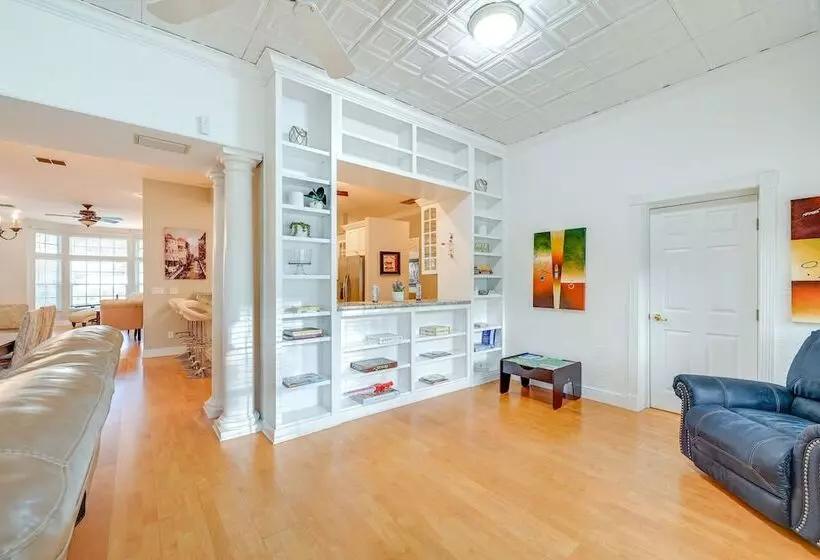Palm Harbor Vacation Rental: 7 Mi To Beach!