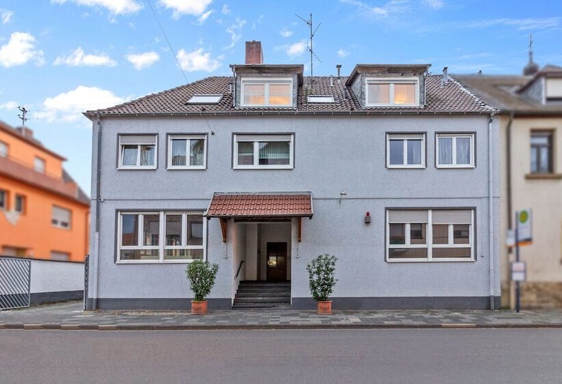 ペンション Family And Friends Ludwigshafen