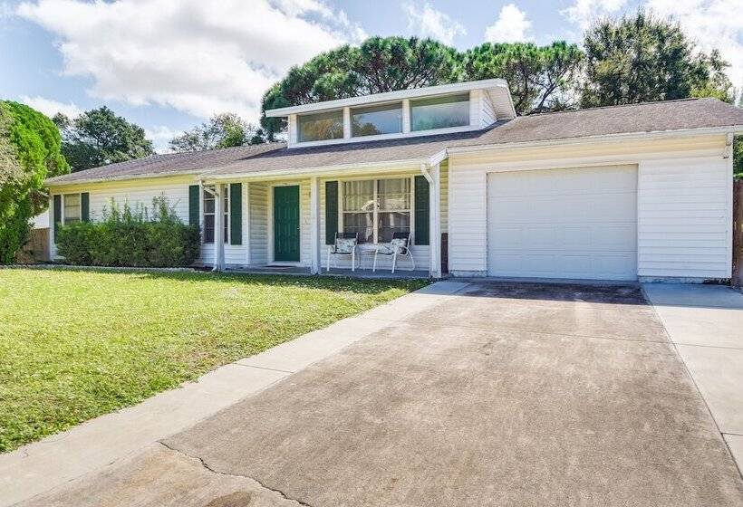 Pet Friendly Sarasota Home: 2 Mi To Bayfront Park!
