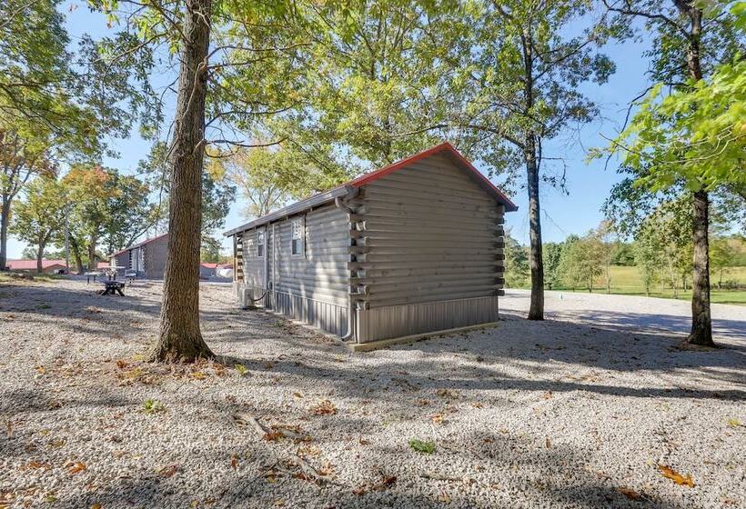 Quiet Caledonia Cabin: 18 Mi To Council Bluff Lake