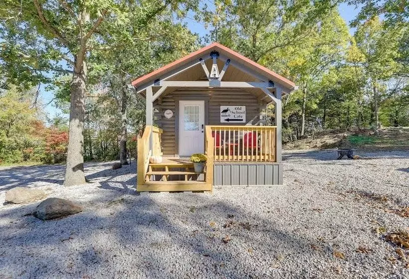 Quiet Caledonia Cabin: 18 Mi To Council Bluff Lake