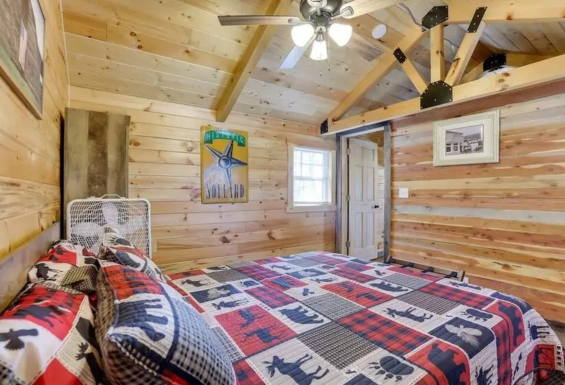 Quiet Caledonia Cabin: 18 Mi To Council Bluff Lake