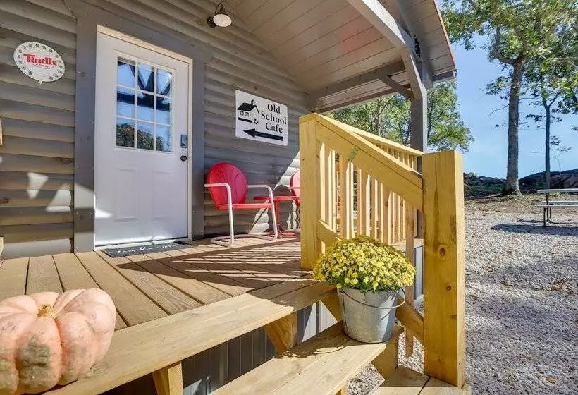 Quiet Caledonia Cabin: 18 Mi To Council Bluff Lake