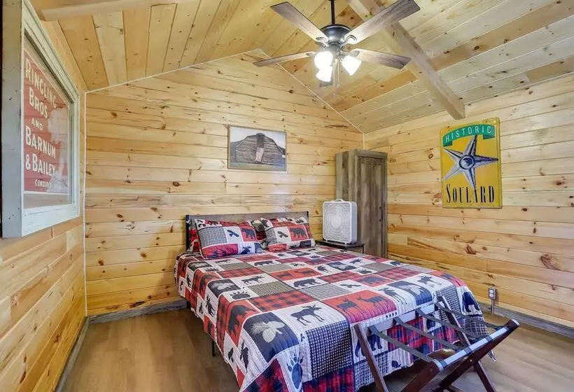 Quiet Caledonia Cabin: 18 Mi To Council Bluff Lake