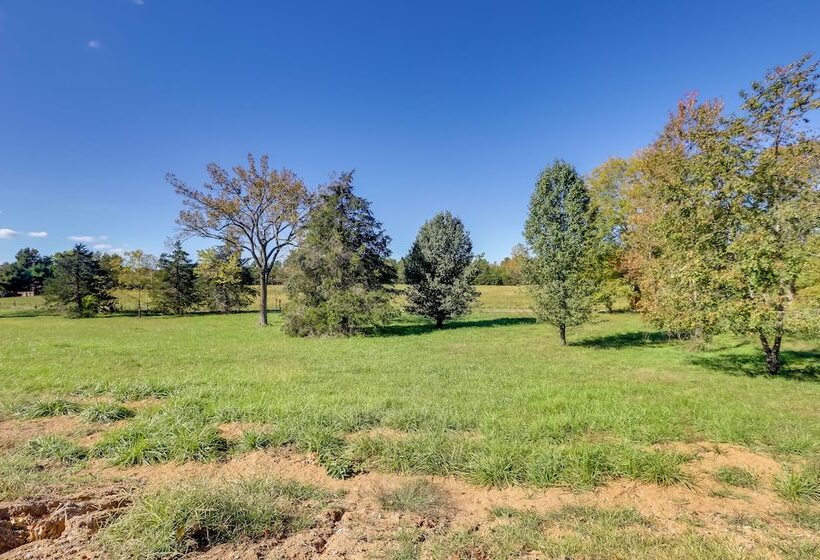 Quiet Caledonia Cabin: 18 Mi To Council Bluff Lake