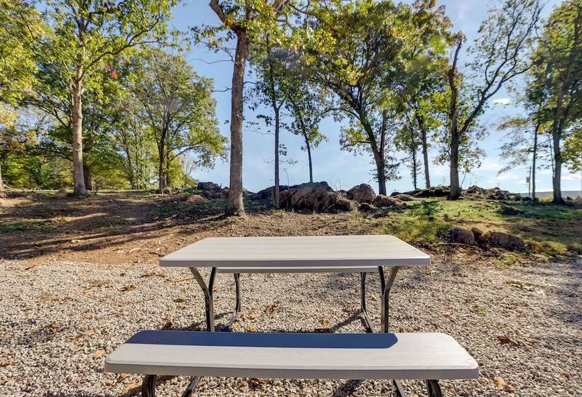 Quiet Caledonia Cabin: 18 Mi To Council Bluff Lake