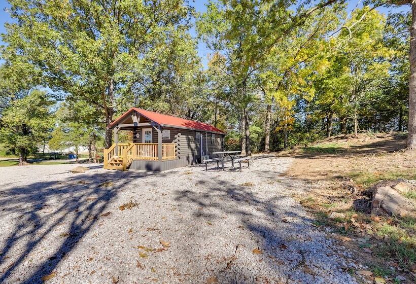 Quiet Caledonia Cabin: 18 Mi To Council Bluff Lake