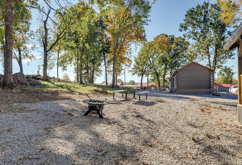 Quiet Caledonia Cabin: 18 Mi To Council Bluff Lake