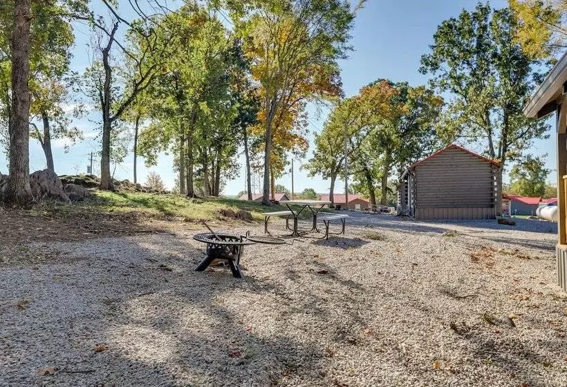 Quiet Caledonia Cabin: 18 Mi To Council Bluff Lake