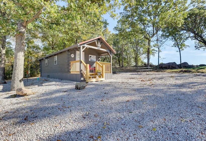 Quiet Caledonia Cabin: 18 Mi To Council Bluff Lake