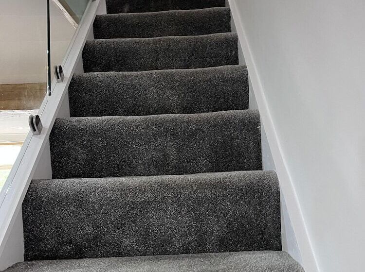 Residenza Modern Newly Renovated 3 Story House In Ebbw Vale