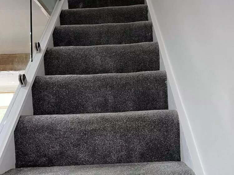 Residenssi Modern Newly Renovated 3 Story House In Ebbw Vale