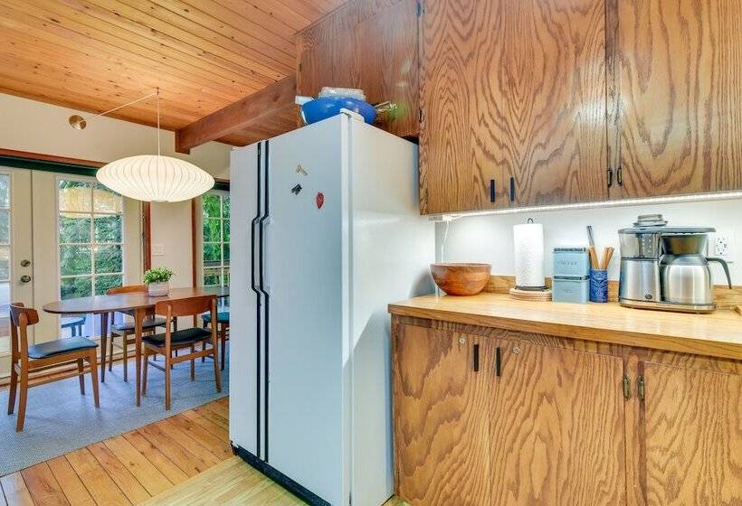 Rhododendron Creekside Cabin W/ Hot Tub & Fire Pit