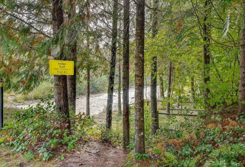 Rhododendron Creekside Cabin W/ Hot Tub & Fire Pit