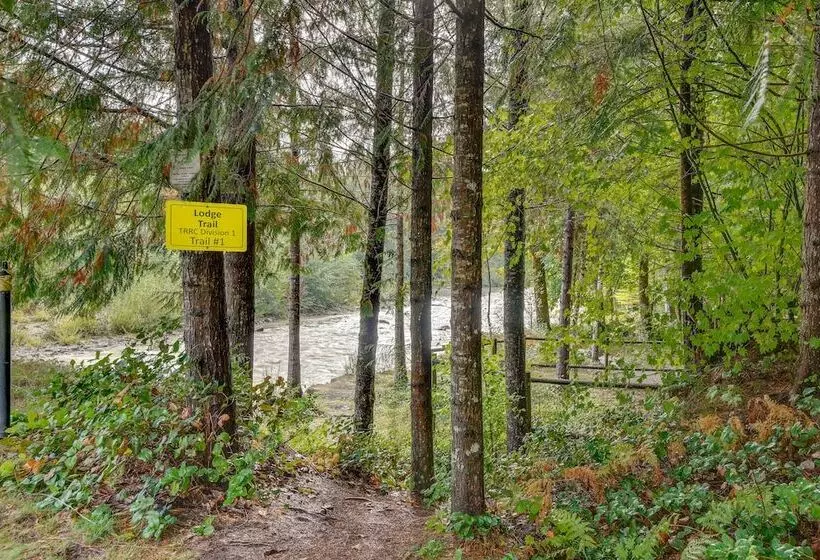 Rhododendron Creekside Cabin W/ Hot Tub & Fire Pit