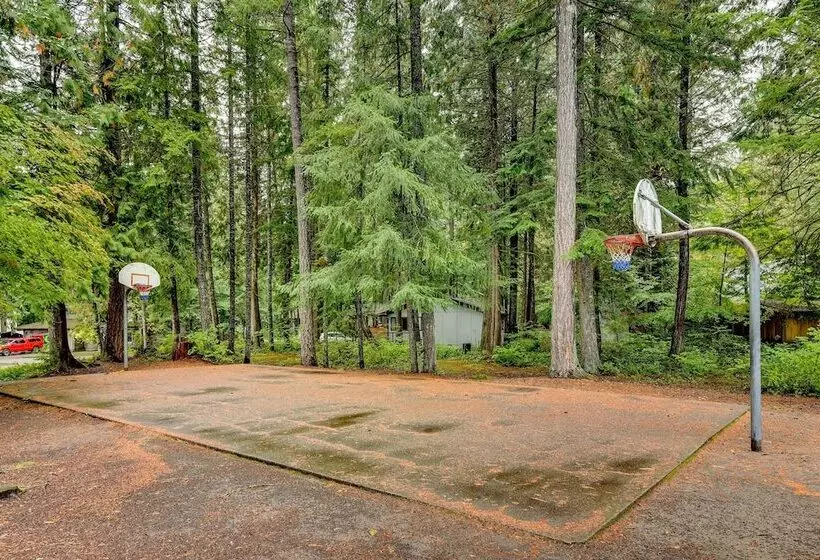 Rhododendron Creekside Cabin W/ Hot Tub & Fire Pit