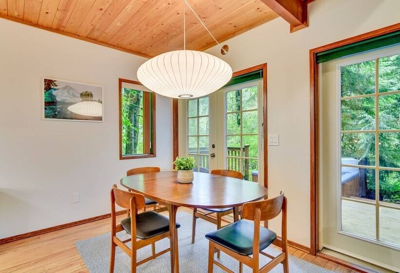 Rhododendron Creekside Cabin W/ Hot Tub & Fire Pit