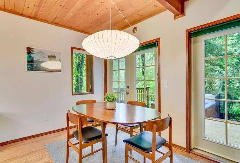 Rhododendron Creekside Cabin W/ Hot Tub & Fire Pit