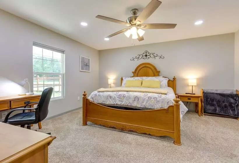 Rural Retreat W/ Covered Porch Near Jackson
