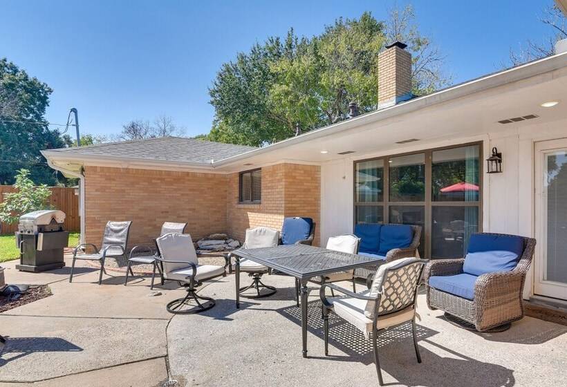 Seabrook Getaway: 5 Mi To Nasa Control Center!