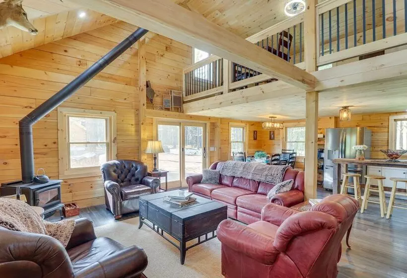 Secluded Cabin W/ Mtn Views ~ 33 Mi To Bigfork!