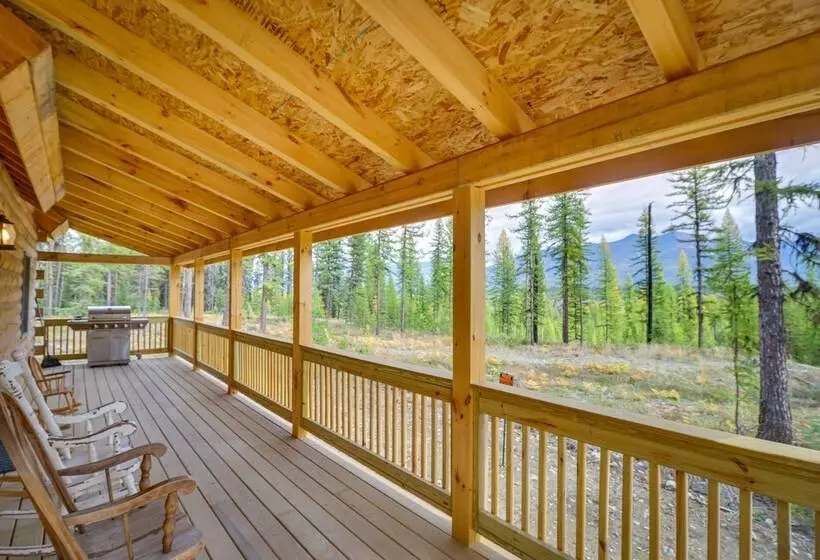 Secluded Cabin W/ Mtn Views ~ 33 Mi To Bigfork!