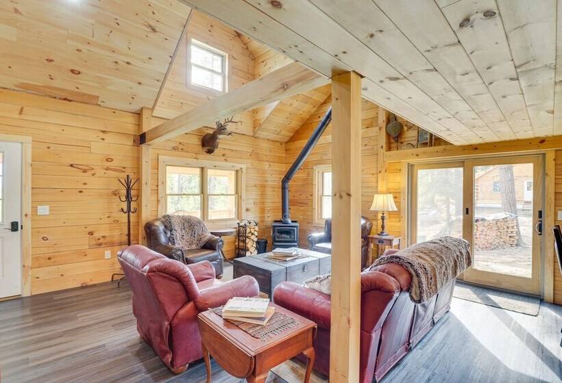 Secluded Cabin W/ Mtn Views ~ 33 Mi To Bigfork!