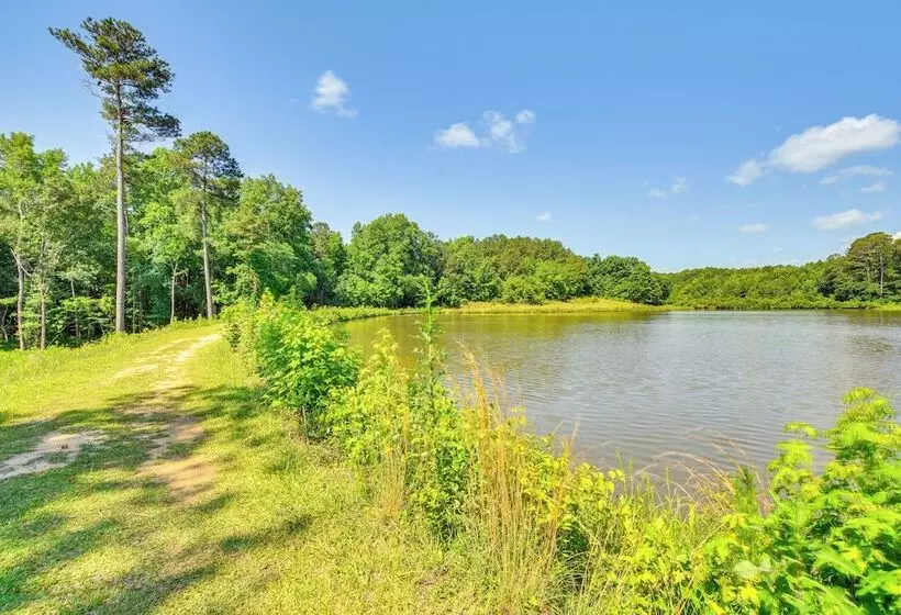 Waterfront Benson Retreat: Rescue Farm W/ A Lake!