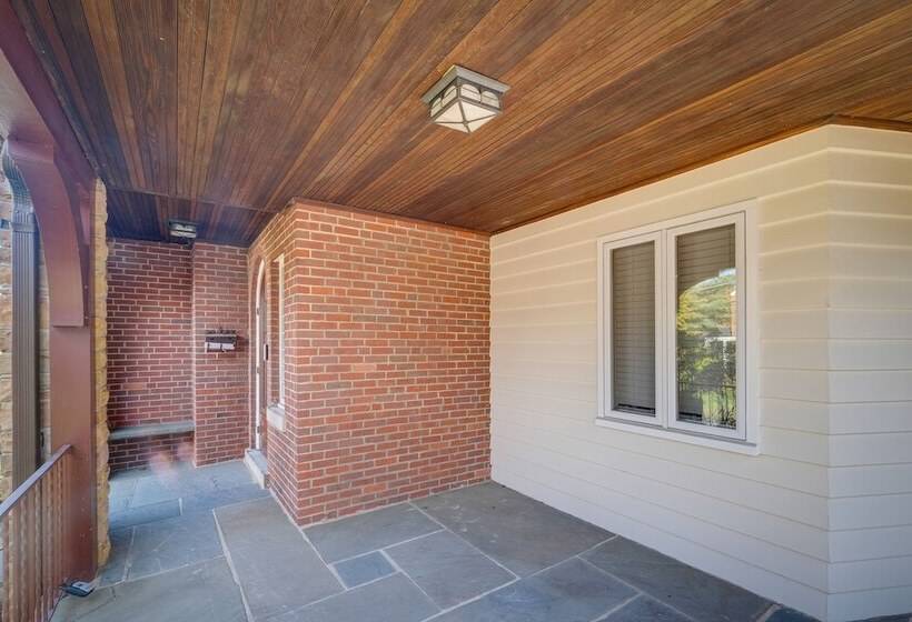 Silver Springs Home: Walk To Downtown!