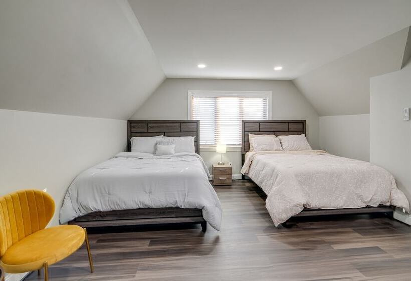 Silver Springs Home: Walk To Downtown!