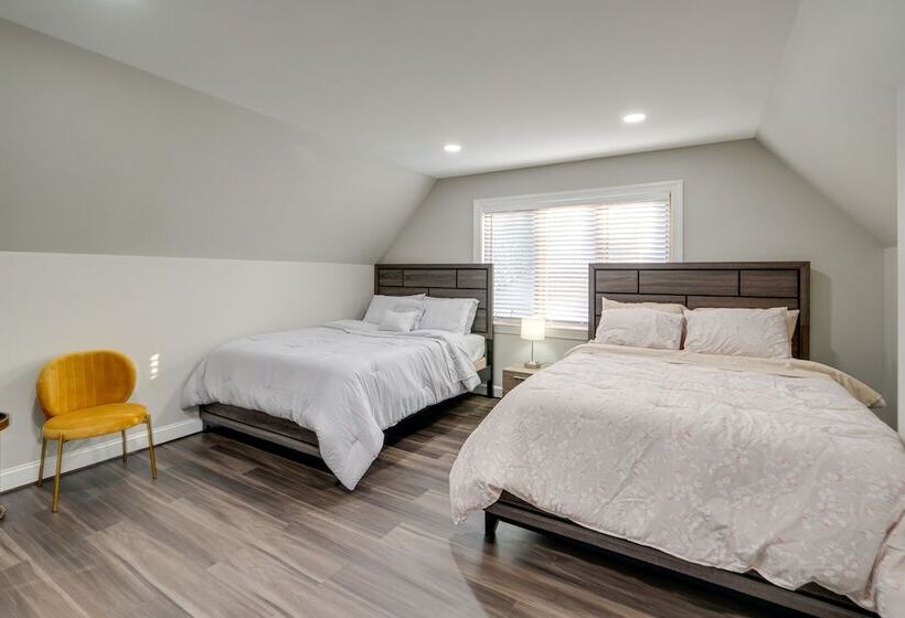 Silver Springs Home: Walk To Downtown!