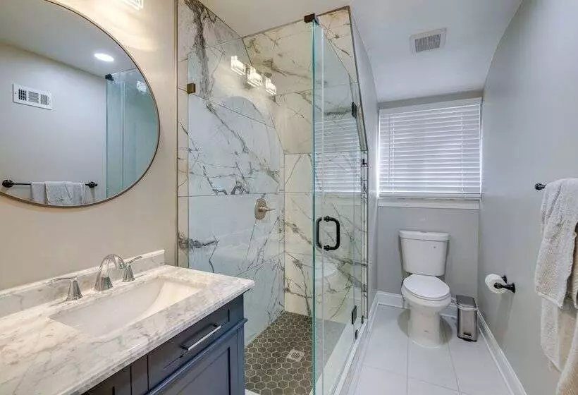 Silver Springs Home: Walk To Downtown!