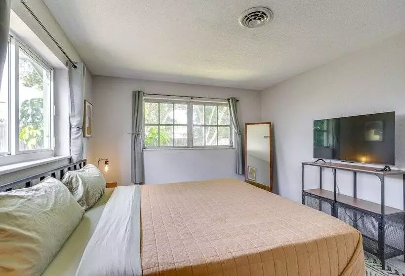 Spacious Boynton Beach Vacation Home: Pets Welcome