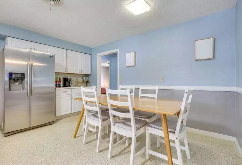 Spacious Boynton Beach Vacation Home: Pets Welcome