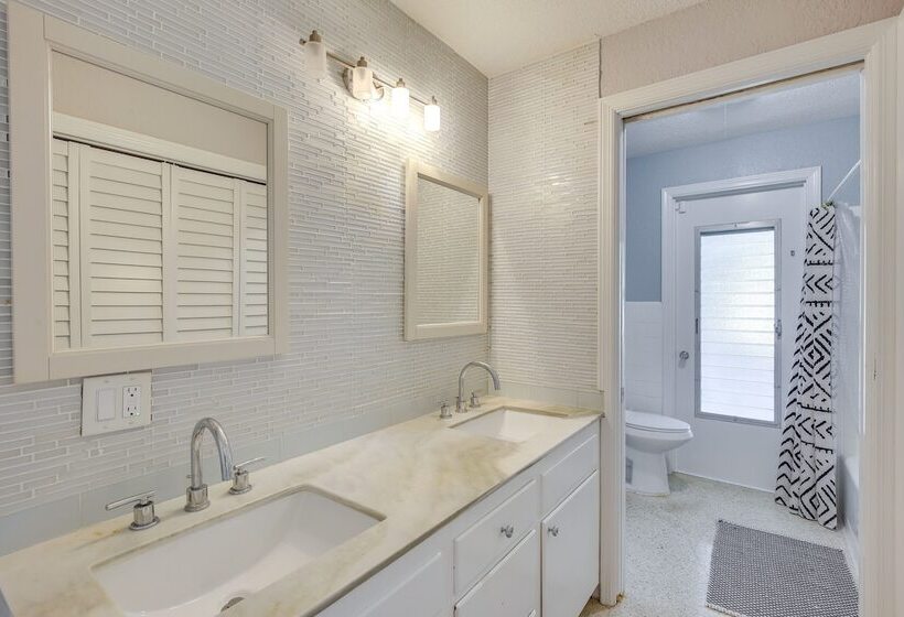 Spacious Boynton Beach Vacation Home: Pets Welcome