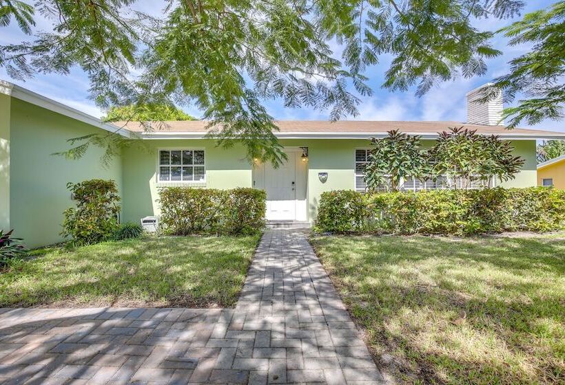 Spacious Boynton Beach Vacation Home: Pets Welcome