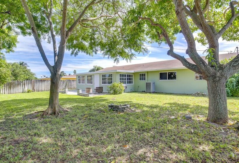 Spacious Boynton Beach Vacation Home: Pets Welcome