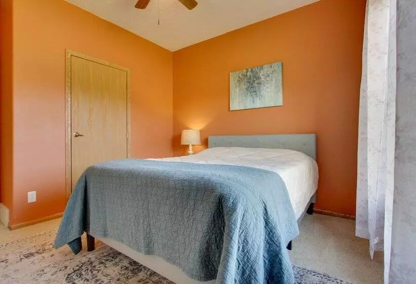 Spacious Canyon Ferry Lake House With Bar & Views!